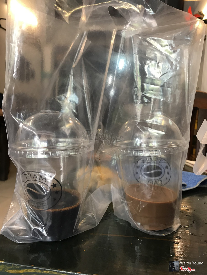 Cafe đá và Cafe sữa mua mang về chiều uống nên dặn không cần để đá