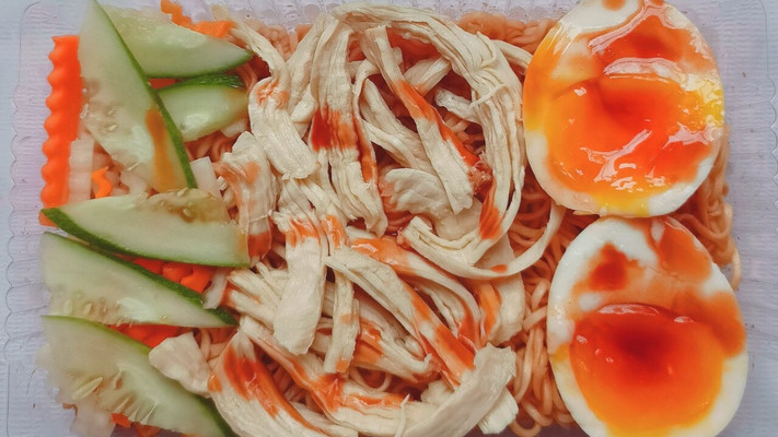 Oshi - Mỳ trộn - Nguyễn Văn Cừ