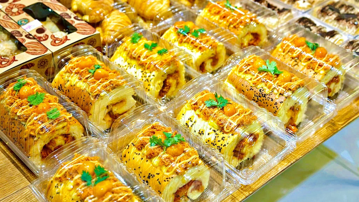 Đại Minh Bakery - Bông Lan Trứng Muối