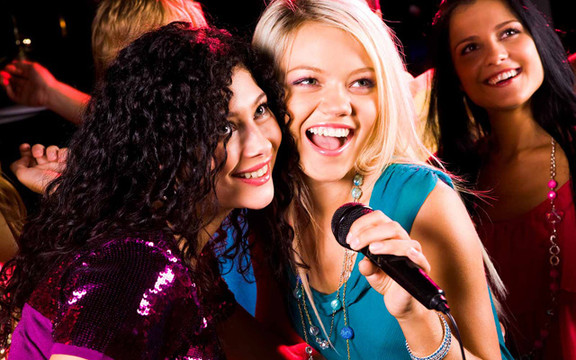 Karaoke Âu Việt - Nguyễn Quý Đức