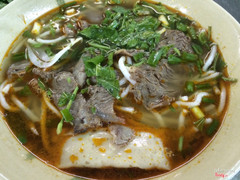 Bún bò thịt chả