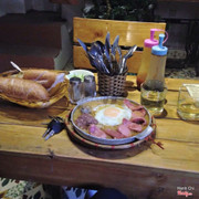 Bánh mì chảo ở dream lạch tray :)) quán thứ 2 em ăn sau quán ở lô 22 lê hồng phong ấy ạ. R em trung thành vs quán này luôn 