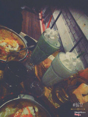 Đồ ăn ngonn, nhân viên thân thiện đặc biệt còn thỉnh thoảng còn coe chó siêu cutee.Ảnh rải rác từ nhiều lần đến quán. Love it <3