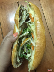 Bánh mì bò BBQ