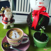 Cặp đôi hoàn hảo..Cappuccino và bánh chậu cây,cả nhà đã dùng thử chưa😋😋😋 #cappuccino#flower pot cake#snowman#Santa claus#christmas#perfect ---------------------------------------- Newstars Cofee 15 Ngô Văn Trị,Phú Lợi,TDM,Bình Dương 