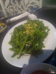 rau muống xào tỏi