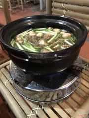 Nồi cháo luộc gà