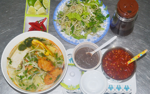 Bún Chả Cá Cô Hạnh