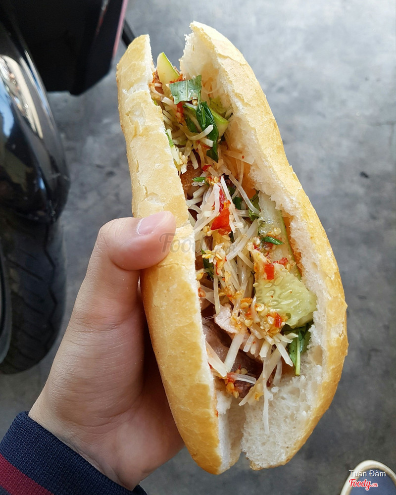 Bánh mì heo quay