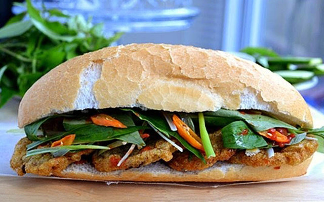 Bánh Mì Chả Đặc Biệt Phú Thông