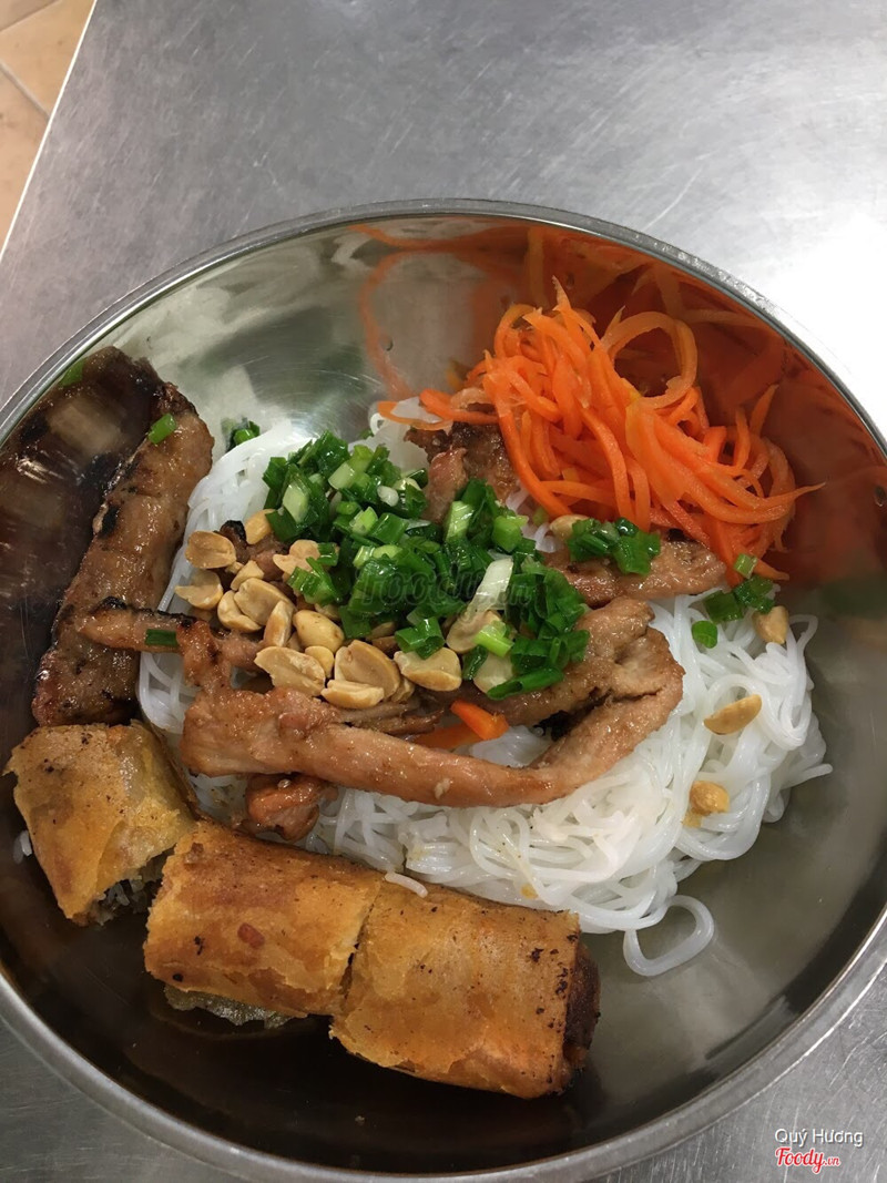 bún thịt nướng