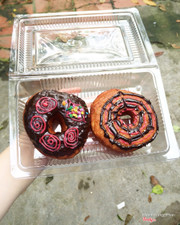 1 set 2 bánh trang trí đủ màu sắc: 20k/hộp