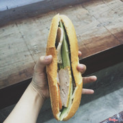 Bánh mì thịt chả 10k