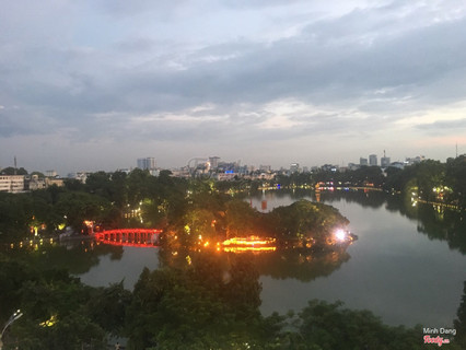 Cà phê view trên đỉnh Hà Nội Tết
