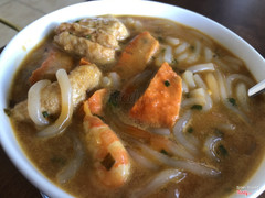 Bánh canh cua tôm chả cua