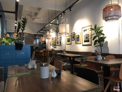 Love the decor of the place.