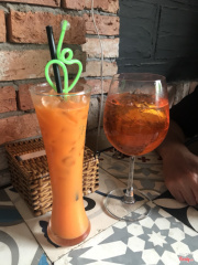 Cam cà rốt ép và mojito