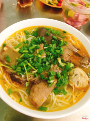 Bún bò lưỡi, chả 30k