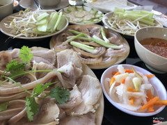 thịt cuốn bánh tráng