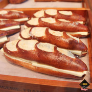 Pretzel kẹp bơ 버터 프레첼 - 50.000 ₫