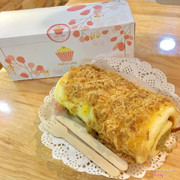 Này là bánh bông lan cuộn nha, thơm ngon cực kì xứng đáng với 160k. Lần sau mình sẽ thử kẹp và su