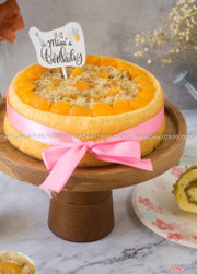 Bông lan trứng muối ổ tròn
170k/ ổ 18cm
190k/ ổ 20cm
Bánh có hai loại xốt: xốt xám xịt + xốt dầu trứng
Nhân gồm: phô mai, trứng muối, chà bông
Bộ kit kèm bánh: hộp đựng giấy + dao gỗ+ 5 nĩa gỗ + 5 dĩa