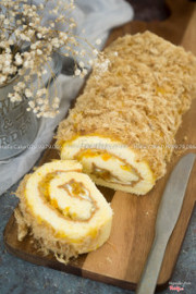 Bông lan trứng muối cuộn: 160k/ ổ , 20x10cm
Bánh có hai loại xốt: xốt xám xịt + xốt dầu trứng
Nhân gồm: phô mai, trứng muối, chà bông
Bộ kit kèm bánh: hộp đựng giấy + 1 dao gỗ+ 2 nĩa gỗ + 2 dĩa giấy