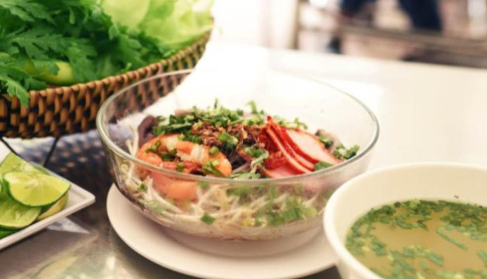 Lucky Lâm - Hủ Tiếu & Cá Viên Chiên