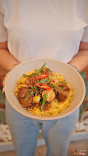 Cơm bò xào cải chua