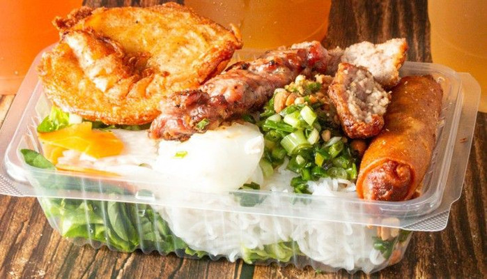 Bánh Hỏi Thịt Nướng Cô Năm