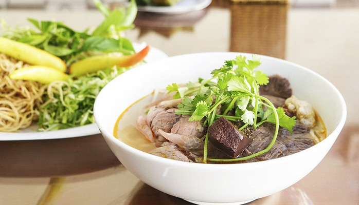 Bà Hoà - Bún Bò Huế & Bún Cá Miền Tây