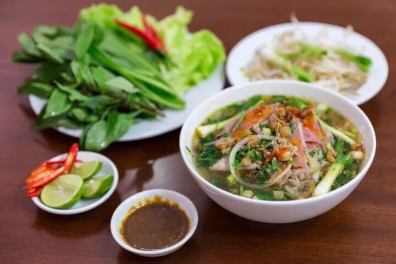 Phở Tuấn - Hòn Chồng