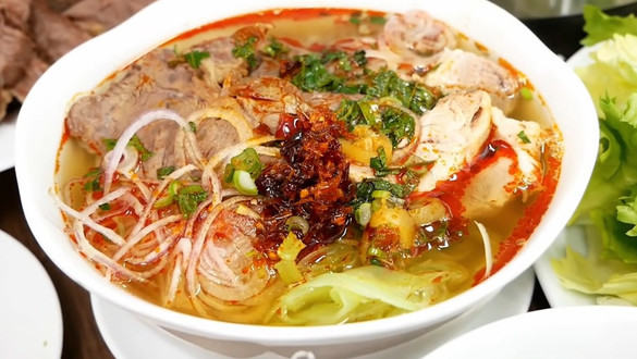 Quán O Trang - Bún Bò Huế (Bún Cọng To, Rau Sống Huế)