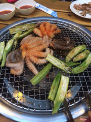 Mực cay quá xá mà hầu như quán này món nào cũng cayy