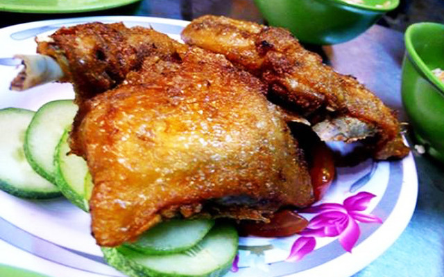 Cơm Gà Xối Mỡ - Nguyễn Biểu 