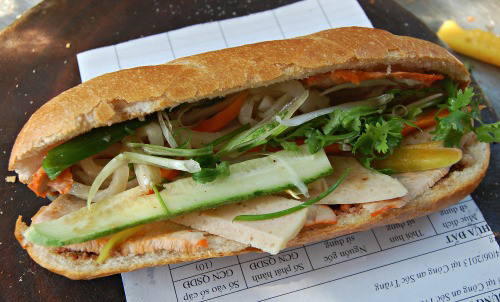 Bánh Mì, Xôi Thịt, Sữa Đậu - Trung Hành