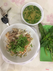 Phở gà trộn 30k