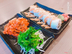 Phần sushi trong combo