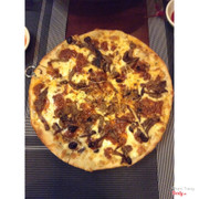 Pizza bò băm sốt cà, nấm