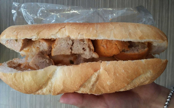 Bánh Mì Kẹp Thịt