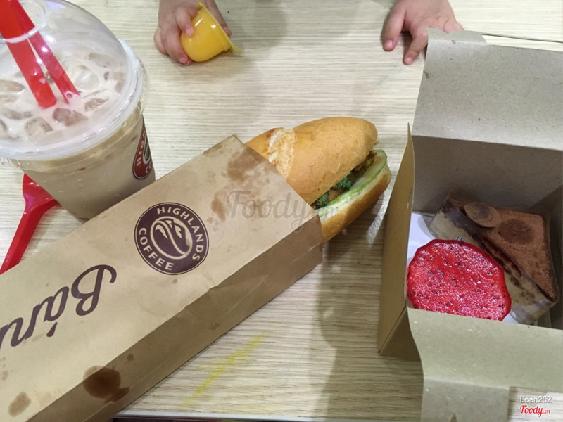 Bánh mỳ thịt nướng thơm, ngon. Trà sữa thạch đào thơm, ngon, vừa miệng ko bị ngọt quá!