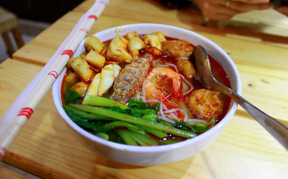 Hai Chàng Trai - Quán Bún Thái