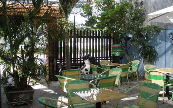 Nhẫn Cafe - Sân Vườn, Wifi, Chiếu Bóng