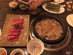 Lẩu nấm + thịt bò
