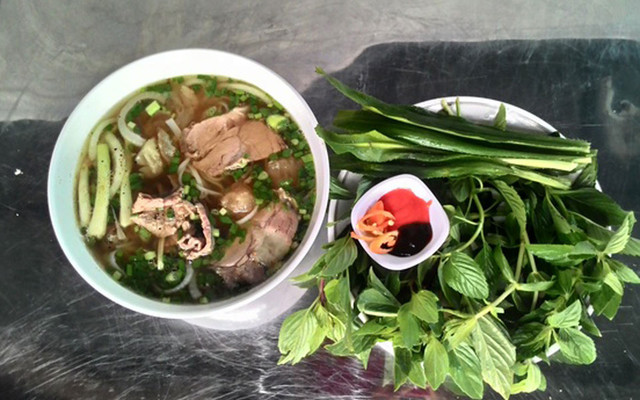 Quán Phở Bình Dân - 100 Hòa Hưng