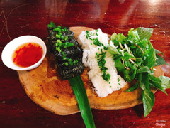 Bánh hỏi chả lá lốt