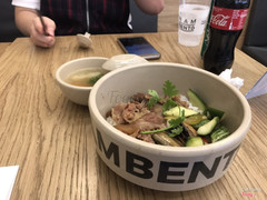 Cơm bò hầm gì đó 76k. Súp thêm 5k