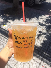 Trà tắc quýt vị ngon gia truyền . Được làm từ trái tắc và trái quýt và vị trà thơm đặc trưng được pha chế cùng nhau làm nên 1 ly trà tắc quýt ngon khó cưỡng ! Uống 1 lần sẽ nhớ mãi !!