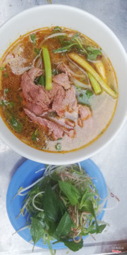 BÚN BÒ HUẾ THỊT TÁI
