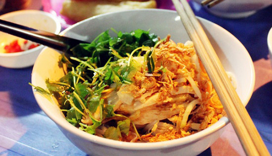 Phở Trộn Cô Liên - 16A Chợ Ngọc Hà